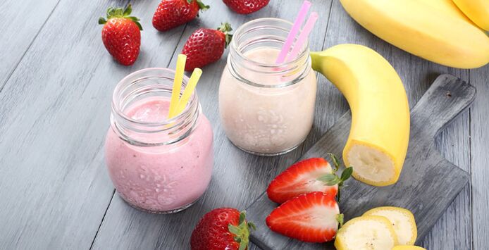 Banana smoothie with strawberries can help you lose weight